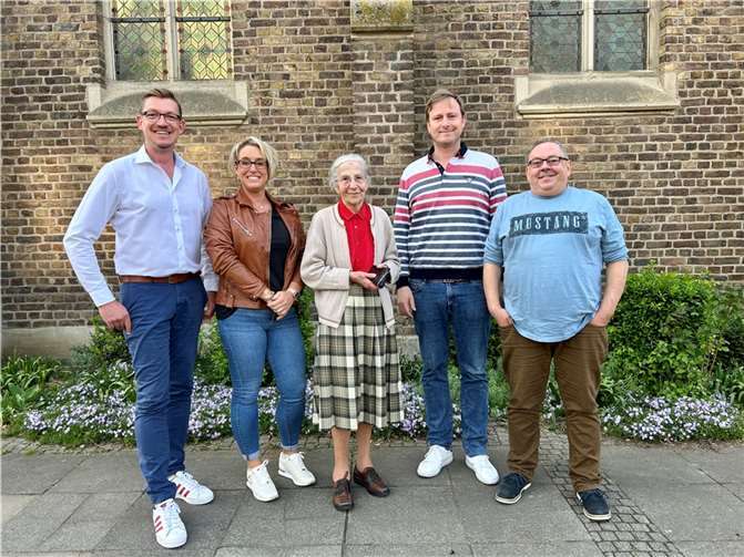 Der Vorstand blickte gemeinsam mit Ehrenbürgerin Erika Meyer zu Drewer (Mitte) auf ein ereignisreiches und erfolgreiches Jahr zurück. Foto: privat