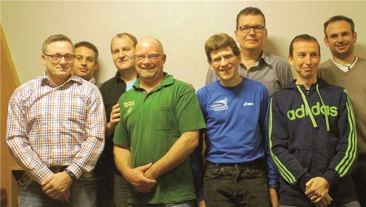 Der Vorstand der Ahle Bosche (v.l.): Hans-Gert Merl, Dirk Bierbrauer, Kai-Uwe Philippi, Wolfgang Schellert, Klaus Balnkenberg, Jörg Hergott, Andreas Dümmler, Ralf Emmel.privat