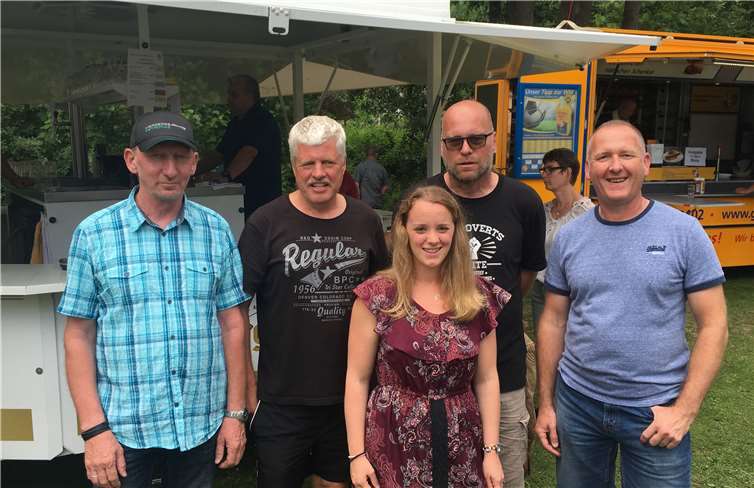 Der Vorstand der Bürgergesellschaft Gimmigen freute sich über die zahlreichen Gäste beim Bürgerfest. TOS