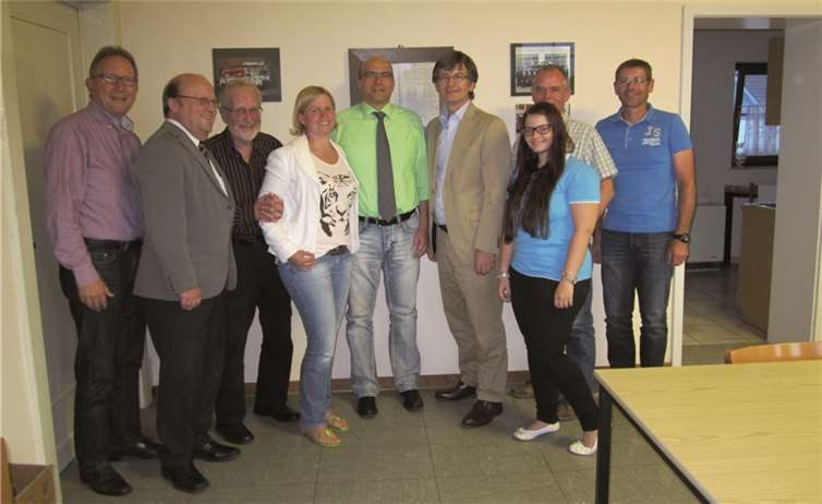 Der Vorstand der CDU Dattenberg mit den geehrten Mitgliedern und dem Bundestagsabgeordneten Erwin Rüddel (l.) sowie Bürgermeister Günter Fischer (4. v. r.). privat