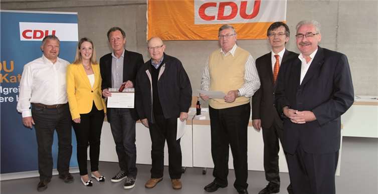 Der Vorstand der CDU St. Katharinen ehrte treue Mitglieder. privat