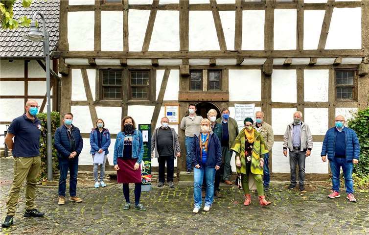 Der Vorstand der FWG Verbandsgemeinde Adenau besuchte zusammen mit dem FWG Kreisvorsitzenden Jochen Seifert das Trainingszentrum für Notärzte in Adenau.Foto: FWG Adenau
