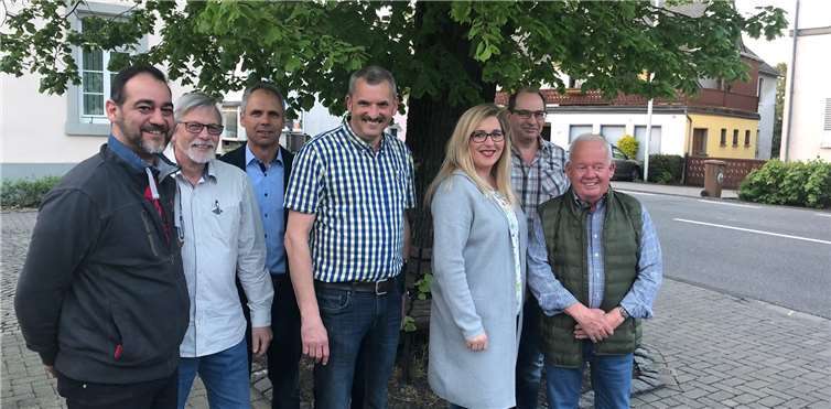 Der Vorstand der FWG Westerwald (v.l.): Cyrus Nurischad (Geschäftsführer), Gisbert Sturm (Kassierer), Christof Dickopf (Stellv. Vorsitzender), Stephan Bach (Vorsitzender), Sandra Kuhle (Stellv. Vorsitzende), Clemens Hoffmann (Beisitzer), Heinz Göbel (Beisitzer). Auf dem Foto fehlt Reinhard Heuser (Beisitzer). FWG Westerwald