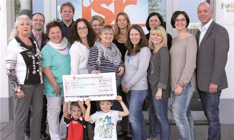 Der Vorstand der ISR Windhagen mit den Vertretern der Grundschulfördervereine.privat