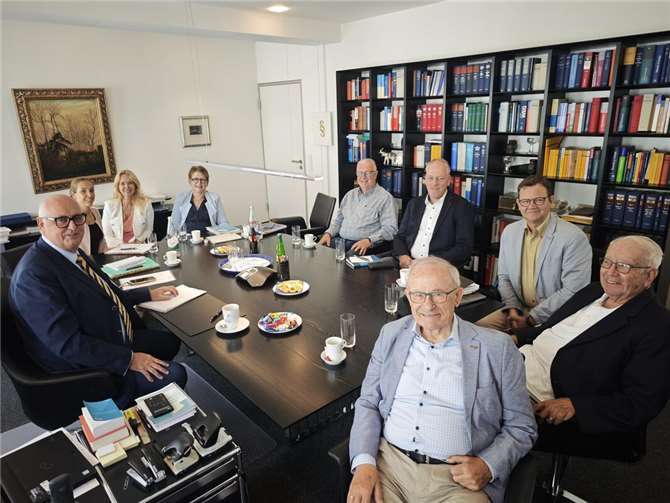 Der Vorstand der Initiative Region Koblenz-Mittelrhein e.V. im Gespräch mit Frau Dr. Machalet, MdB.Foto: Sandra Hansen-Spurzem/Initiative Region Koblenz-Mittelrhein e.V.