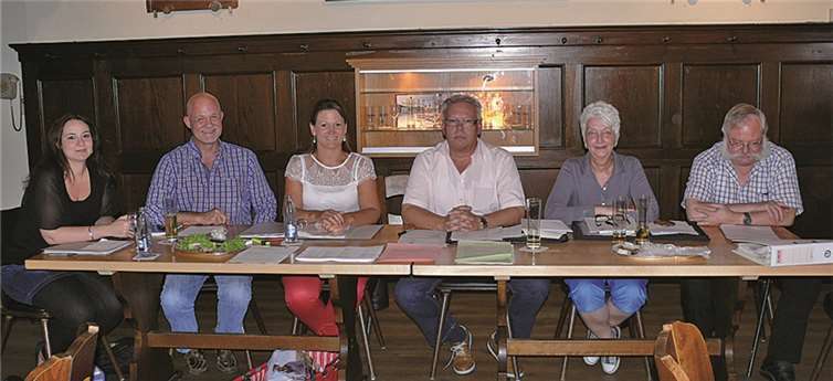 Der Vorstand der K. K. Funken Rot-Weiß will mit voller Energie in die nächste Session starten.privat