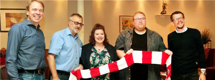 Der Vorstand der KG Rot Weiß: (v.li.) Sitzungspräsident Herbert Radermacher, Presse und Internet Hans Jürgen Schunck, neue stv Vorsitzende Anja Vollmann. 1. Vorsitzender und Präsident Christoph Böder und Schatzmeister Tobias Stetter.Fotos: SES