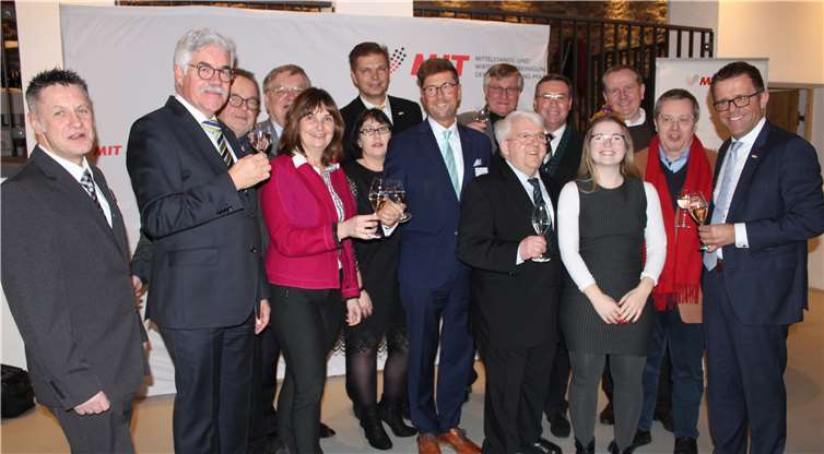 Der Vorstand der Mit-Kreisgruppe Ahrweiler mit Gästen und Referent.Fotos: WITE