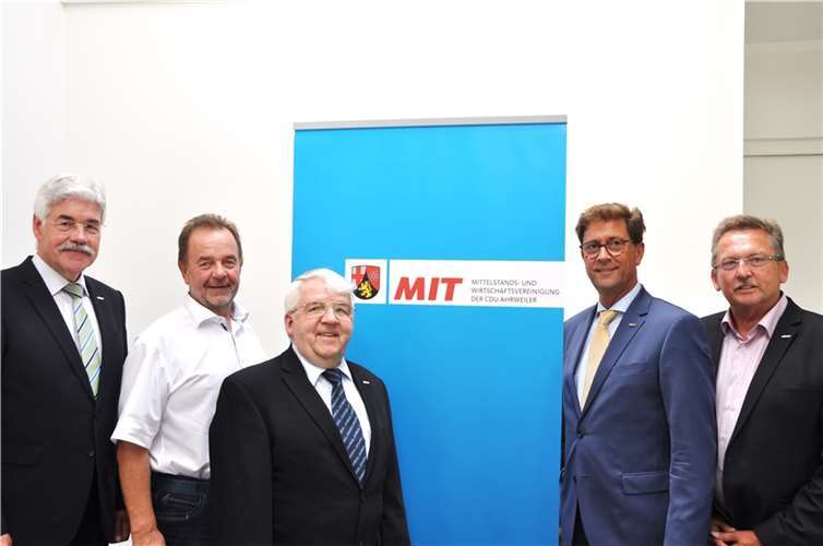 Der Vorstand der Mittelstands- und Wirtschaftsunion (MIT) Kreis Ahrweiler v-l. Elmar Lersch, Harald Monschau, Josef Niethen, Detlef Odenkirchen und Wilfried Scheffler bekräftigen die Mittelstandsoffensive 2022.Quelle: MIT Kreisverband Ahrweiler