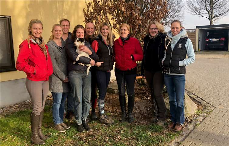 Der Vorstand der Reitsportgemeinschaft wurde bei den Wahlen im Amt bestätigt. Foto: privat