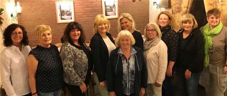 Der Vorstand der Riedener Möhnengesellschaft. Foto: privat