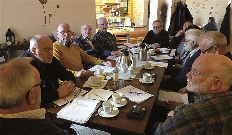 Der Vorstand der Senioren–Union im Gemeindeverband Mendig berät über die nächsten Termine. privat