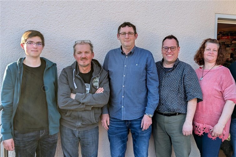Der Vorstand der Sterner Bürger aus Linz bei der Planung des Sommerfests 2026. Von links: Adrian Bungart, Martin Bungart, Martin Orawetz, Vorsitzender Boris Adams und Yvonne Adams-van Beek