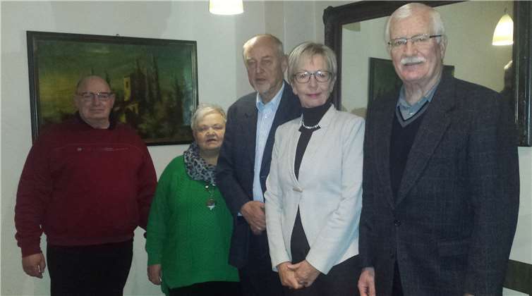 Der Vorstand der Tafel Rheinbach-Meckenheim e.V.: (v.li.) Hans-Joachim Peters (2. stv. Vorsitzender), Karin Woyke (1. stv. Vorsitzende), Dr. Uwe Petersen (Vorsitzender), Edeltraud Sievert (Schriftführerin), Ludwig Mickisch (Kassenwart). Foto: privat