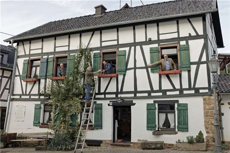 Der Vorstand der Vierdelsjemeinschaft Vehmaat-Säujass Adde e.V. v.li.:Herbert Auel (Geschäftsführer/Schiftfürer), Herbert Fuzzy Bätz (Leiter, 1. Vorsitzender) Wolfhard A.Klein, (2. Vorsitzender), Arnold Hoffmann, (Schatzmeister) Foto: Werner Dreschers