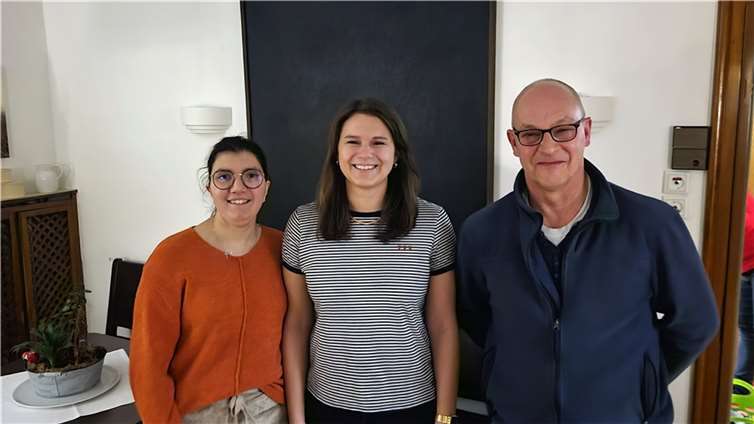 Der Vorstand der Volleyballabteilung des SV Rheinbreitbach (von links): Spielbetriebsleiterin Iliana Kubusch, Abteilungsleiterin Sabrina Küpper und Kassierer Stefan Stelljes.  Foto: Leo Korf