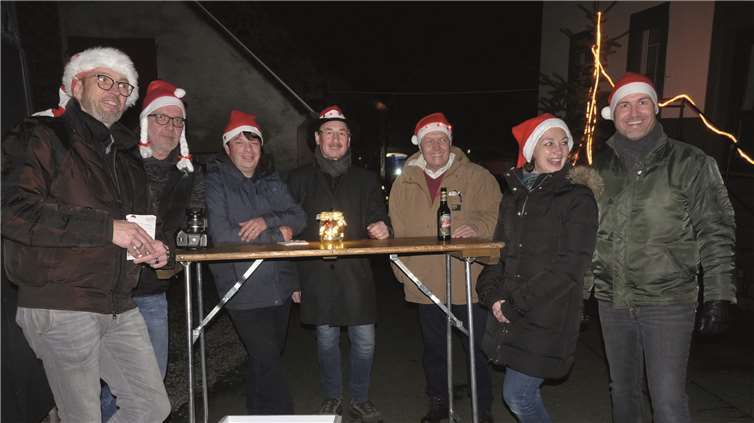 Der Vorstand der Werbegemeinschaft VG Mendig e.V. hieß die Besucher am Eingang willkommen und kontrollierte bei dieser Gelegenheit auch gleich die Eintrittskarten.