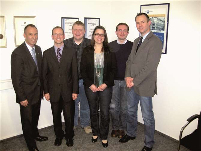 Der Vorstand der Wirtschaftsjunioren Rhein-Ahr: (V.l.) Dr. Bernd Greulich (Geschäftsführer), Kai Orth (Kassenwart), Timo Boden (stellv. Kreissprecher), Corinna Schumacher (Kreissprecherin), Joseph Keitgen (Past President) und Oliver Piel (stellv. Kreissprecher).  Wirtschaftsjunioren Rhein-Ahr