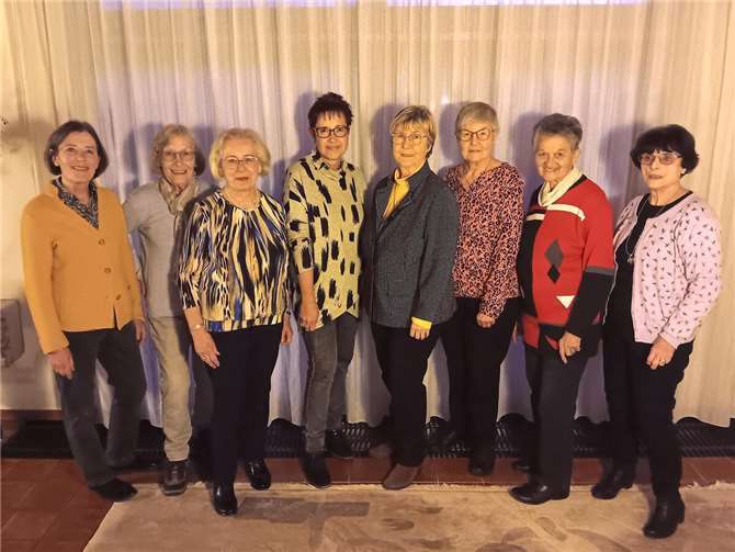 Der Vorstand, der das Fest vorbereitet hat (v.l.): Inge Geisen, Friedel Mittler, Rita Heutelbach, Dorothee Ganser, Christel Zerwas, Karin Charlier, Maria Krupp, Christel May.  Fotos: Dorothee Ganser