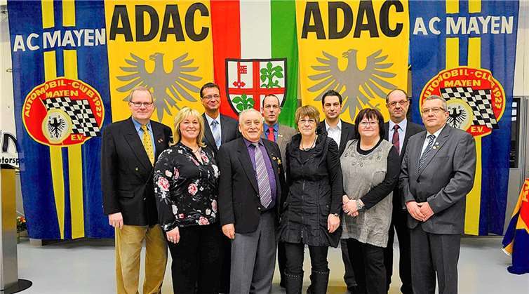 Der Vorstand des AC Mayen (v.l. n.r.): Rolf Werner, Susanne Mintgen, Ralf Fuß, Alfred Schatz, Michael Kaliszan, Gabi Bilger, Christian Schäfer, Uschi Müller, Michael Martini und Jürgen Altberg.privat