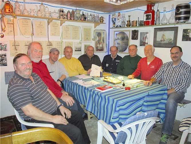 Der Vorstand des Angler-Clubs Koblenz-Metternich 1923 e.V.: Dieter Höfer, Dieter Heller, Frank Schulze, Wolfgang Flöck, Jürgen Küpper, Heinz Nobel, Paul Juritko, Willi Schöberlein u. Manfred Smuda ( v. l. n. r.). privat