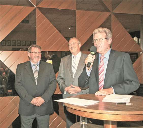 Der Vorstand des Brauchtumsvereins wurde einstimmig für zwei Jahrewiedergewählt (Wolfgang Pickel, Heinz Gammel, Karl-Heinz Joisten).