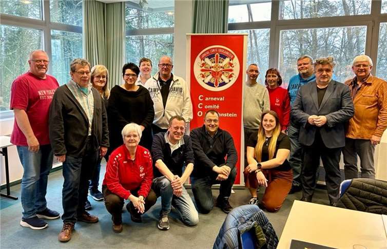 Der Vorstand des CCO traf sich zur Klausurtagung. Auf dem Bild: obere Rehie stehend v.l.n.r.: Klaus Faßbender, Manfred Radermacher, Renate Faßbender, Sabine Hohenbild, Sabine Fischbach-Kotinsky, Thomas Back, Michael Schumann, Wolfgang Nagel, Thomas Grebel, Helmut Hohl, untere Reie kniend v.l.n.r.; Eva Bonn, Markus Krapf, Hans-Georg Meier, Laura Fuß. Quelle: CCO