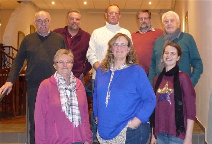 Der Vorstand des Fördervereins „Zukunft Lantershofen“ mit (hinten v.l.) Wolfgang Kanter, Ralf Münch, Horst Saame, Wilfried Sprinkmeier, Leo Mattuscheck sowie (vorne v.l.) Beate Wieners, Sabine Franken und Anja Knieps.privat