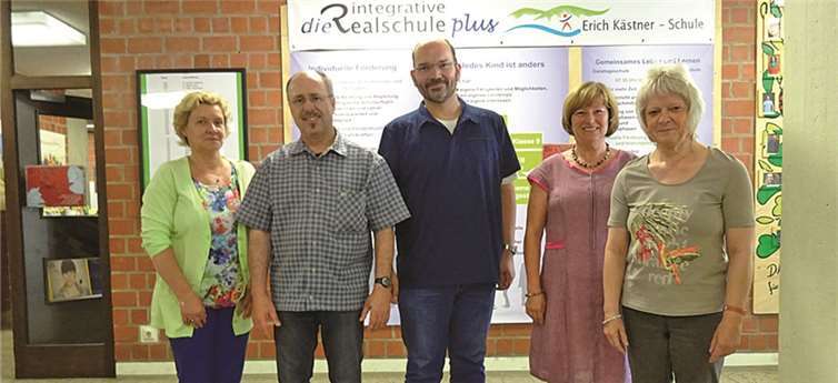 Der Vorstand des Fördervereins der Erich Kästner- Realschule plus (v.l.): Heike Armenat, Winfried Becker, Oliver Grimm, Barbara Lohmer und Ulla Witsch. Privat