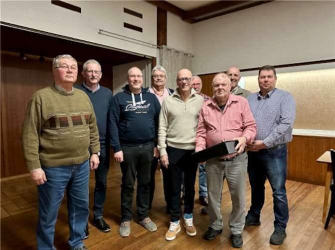 Der Vorstand des Fördervereins der Feuerwehr Kripp e.V. (von links) Wilfried Wolf, Matthias Kunz, Frank Kremer, Frank Schmitt, Gerhard Oelsberg, Herbert Franzen, Jürgen Blüher, Heinz Adams, Ingo Wolf.  Foto: privat