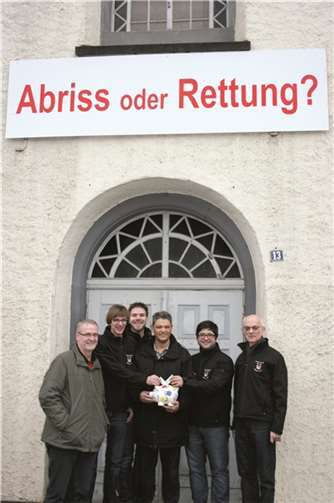 Der Vorstand des Fördervereins der Matthias-Kapelle freut sich über die Spende. privat