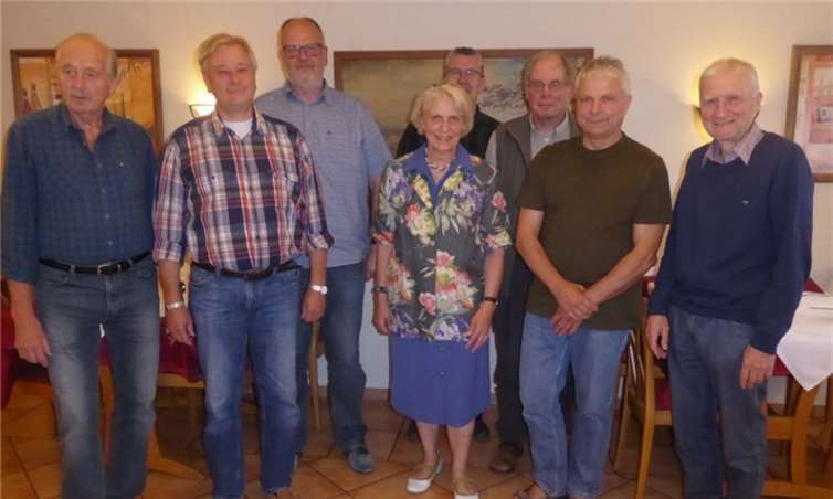 Der Vorstand des Kreiswaldbauvereins 2018 (v.l.): Wilfried Eichler, Uwe Werner, Jürgen Dietz, Dr. Gisela Born-Siebicke, Markus Haardt, Graf Hoensbroech, Konrad Pogodzik und Hartmut Hennig. Foto: privat