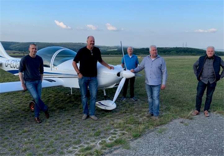 Der Vorstand des LSV Bad Neuenahr: (v. l.) Evert van Hemert ( 2.Vorsitzender ), Peter Metzen ( Ausbildungsleiter), Wolfgang Graef (Schatzmeister), Wolfgang Ehlert ( 1. Vorsitzender), Michael Lentz (Schriftführer) nicht auf dem Bild Jürgen Niedenführ (Technischer Leiter). Foto: privat