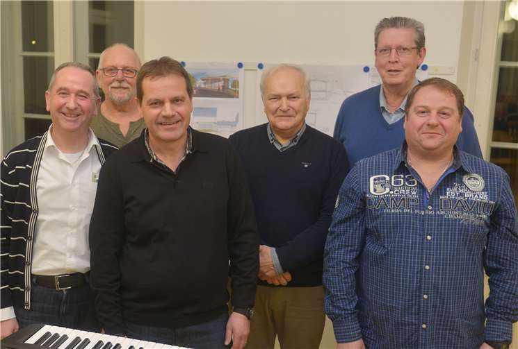 Der Vorstand des MGV Liederkranz Löhndorf: (v.l.) Rolf Weiß, Rainer Strack, Felix Welsch, Wolfgang Laage, Peter Breuer und Dietmar Weiß. Foto: RÜ