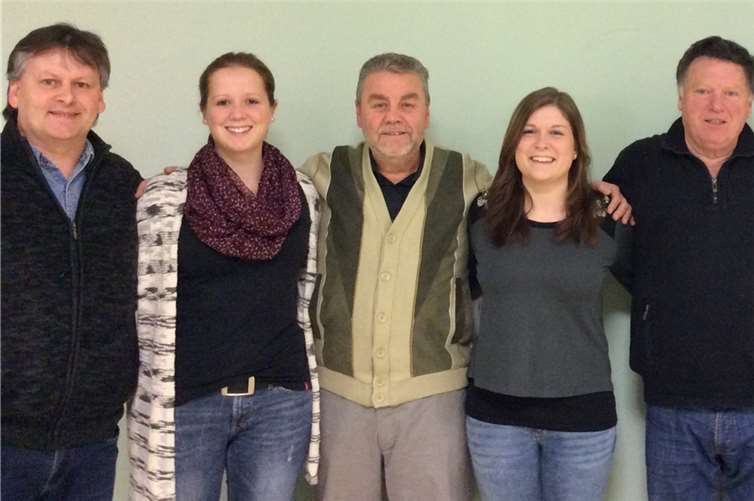 Der Vorstand des MVV v. li. Theo von Münster (Kassenwart); Bianca Griebel (2. Vorsitzende); Manfred Limbach (1. Vorsitzender); Laura Comes (Schriftführer); Karl-Heinz Müller (Dirigent); Carina Griebel (Jugendvertretung); Achim Homscheid (Kassierer).privat