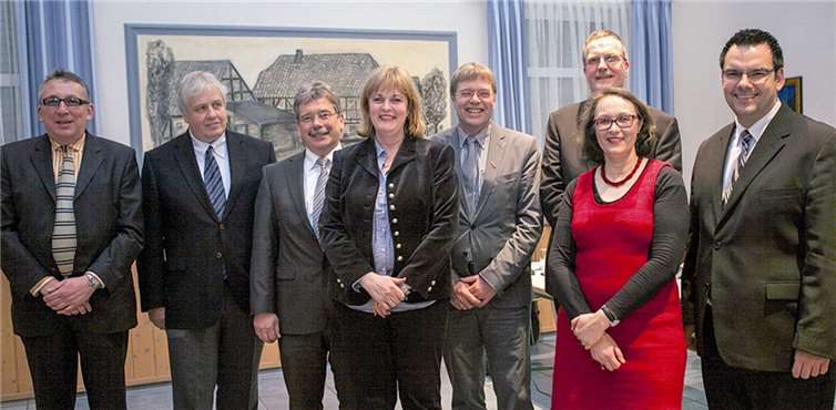 Der Vorstand des Meckenheimer Verbundes (von links): Vorsitzender Willi Wittges-Stoelben, dritter Vorsitzender Wilhelm Ley, Beisitzer Peter Frings, zweiter Vorsitzender Thomas Radermacher, Beisitzer Heinz Bruhn, Schatzmeisterin Nadja Hügle-Ginster und Schriftführer Markus Feuser.VJ