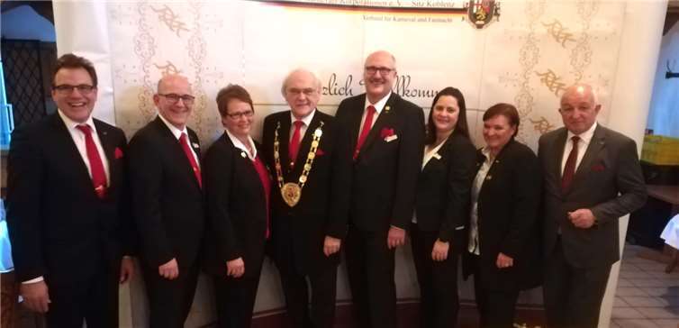 Der Vorstand des RKK mit Gerd-Walter Adler, Werner Blasweiler, Gabriele Arnold-Kreck. Hans Mayer, Hermann Wagner, Sabrina Attardi. Monika Wingen-Fuhrmann, Rudolf Schwaderlapp (v.l.n.r) stellt sich den künftigen HerausforderungenFoto: RKK