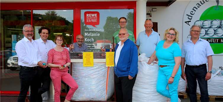 Der Vorstand des Rotary Clubs Adenau-Nürburgring ist sehr stolz auf den Erfolg der Aktion. Foto: www.myfoto24.eu
