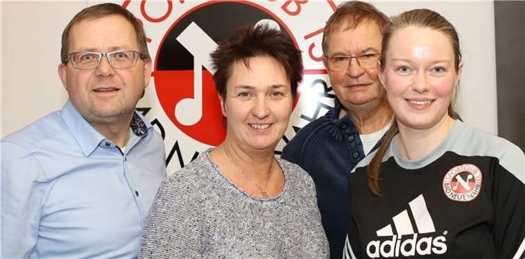 Der Vorstand des SC 13 (v.l.n.r.): Guido Kölzer (Geschäftsführung), Manuela Jüngling (Präsidentin), Prof. Dr. Hartmut Völcker (Beisitzer, zuvor Finanzvorstand), Saskia Oebel-Noack (Jugendleiterin). Foto: privat