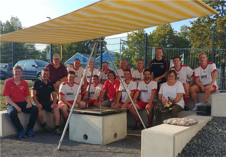 Der Vorstand des SCN bedankte sich bei Birgit Gros, Stefan Schiele und Rolf Gilles. Foto: privat