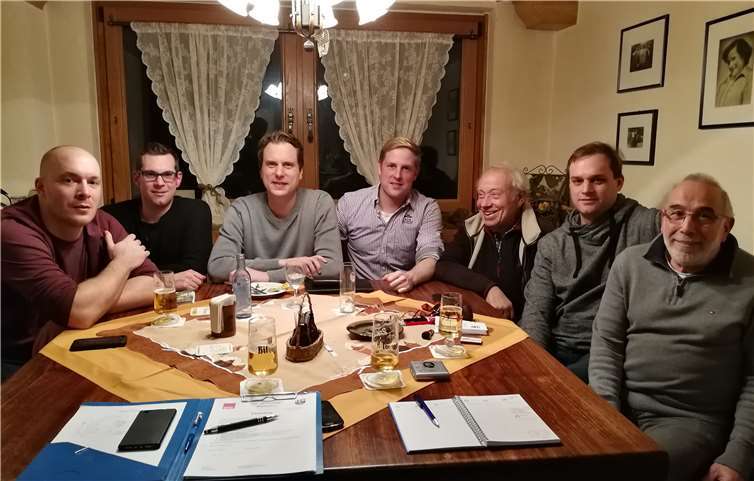 Der Vorstand des SPD-Ortsvereins Weibern hatte bei seiner jüngsten Sitzung mit Andy Schmitt (Mitte) den Vorsitzenden der SPD Brohltal zu Gast.  privat