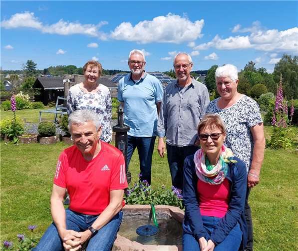 Der Vorstand des Seniorenbeirats Post – Postbank – Telekom (hinten v. l.): Monika Klee, Hans Heinrich Klöppel, Rudi Herig, Waltraud Roden-Kreutz, (vorne v. l.): Klaus Jahnz und Elisabeth Waldorf.  Foto: Marina Conradi