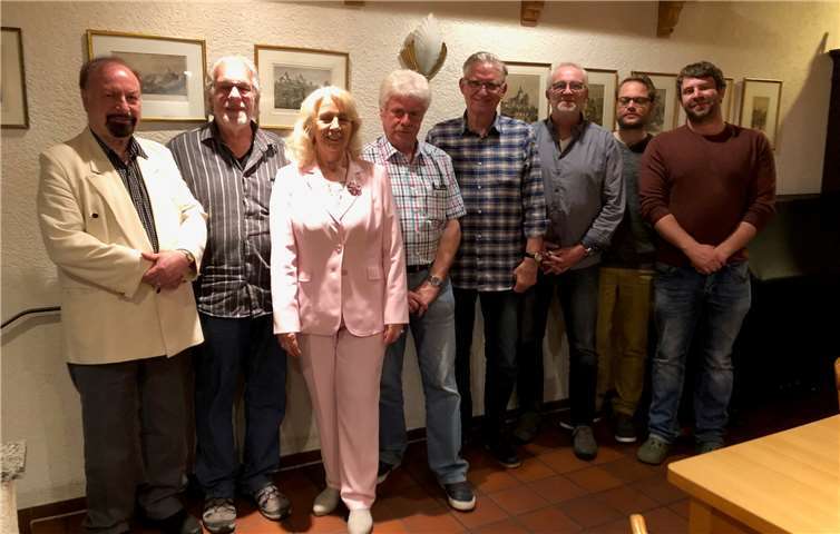 Der Vorstand des TTC Torney (v.l.): Dr. Ingo Stierle, Heribert Michel, Ursula Stierle, Jürgen Romotzki, Rolf von der Lippe, Michael Zimmermann, Sebastian Trambale und Aaron Steinberg. Es fehlt Jutta Heidgen-Klaassen. Foto: privat