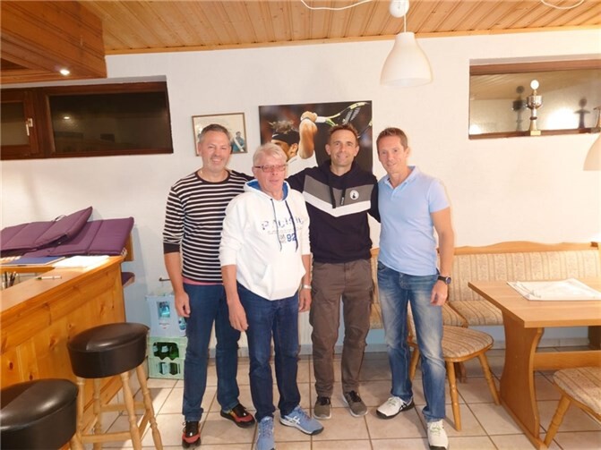 Der Vorstand des Tennisclub Schwarz-Weiss Erpel. Foto: privat
