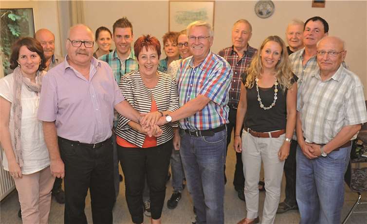 Der Vorstand des Verkehrsvereins mit dem Leitungsteam (ab 2.v.l.) Dieter Mombauer, Ingrid Näkel-Surges und Manfred Wolff. . privat