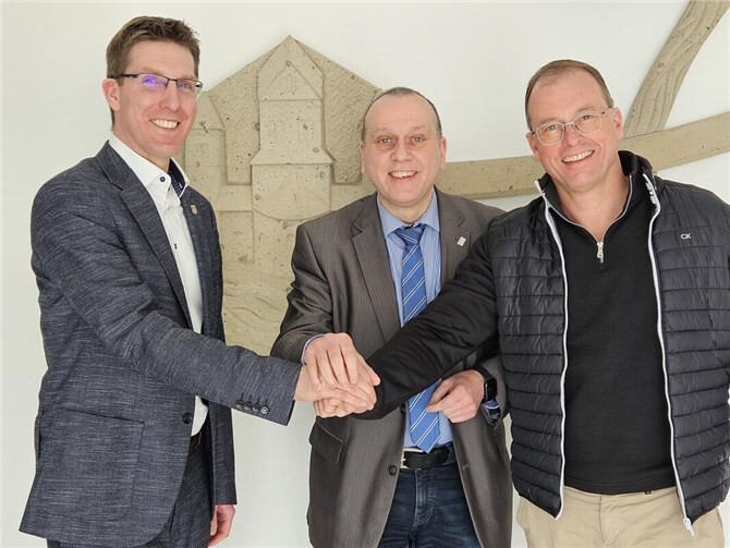 Der Vorstand des Zweckverbandes „Ferienregion Laacher See“ (von links): Sebastian Busch, 2. stellvertretender Verbandsvorsteher und Bürgermeister VG Pellenz, Johannes Bell, Verbandsvorsteher und Bürgermeister VG Brohltal, Jörg Lempertz, 1. stellvertretender Verbandsvorsteher und Bürgermeister VG Mendig. 