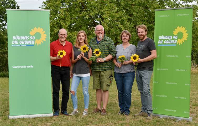 Der Vorstand des neu gegründeten Ortsverbandes der GRÜNEN im Brohltal (v.li.n.re.): Albert Dietz, Eva Schneider, Christian Havenith, Jutta Dietz und Stefan Reimann. Foto: BÜNDNIS 90 / DIE GRÜNEN, OV Brohltal