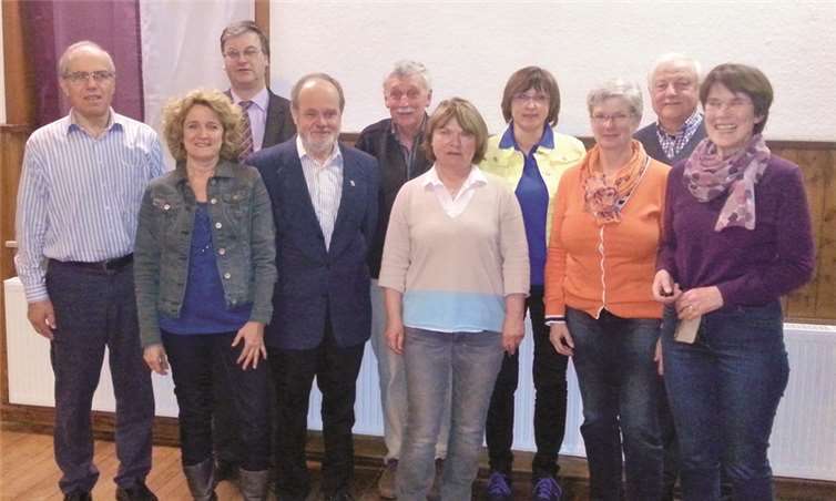 Der Vorstand in nun bis auf einen Beisitzer wieder komplett. Kassenwart Manfred Linden fehlt auf dem Bild. AB