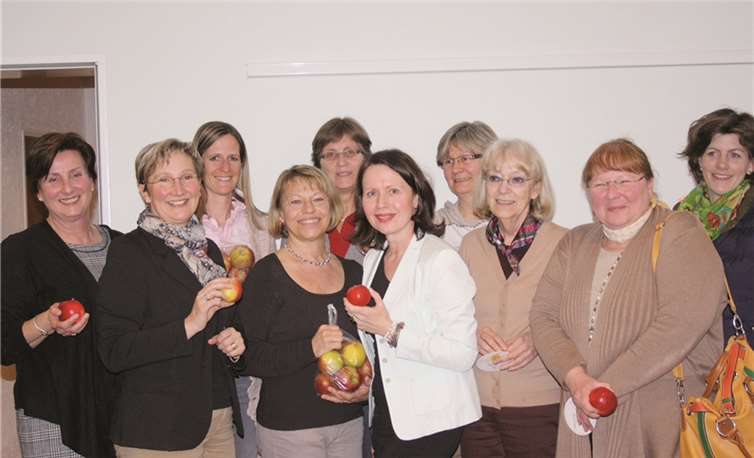 Der Vorstand mit den Referentinnen.Privat