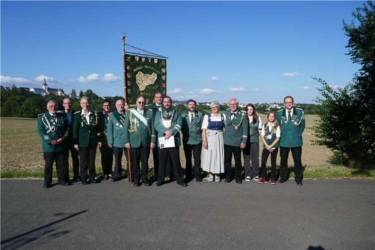 Der Vorstand mit den Siegern des Tages und den amtierenden Prinzen.  Fotos: privat